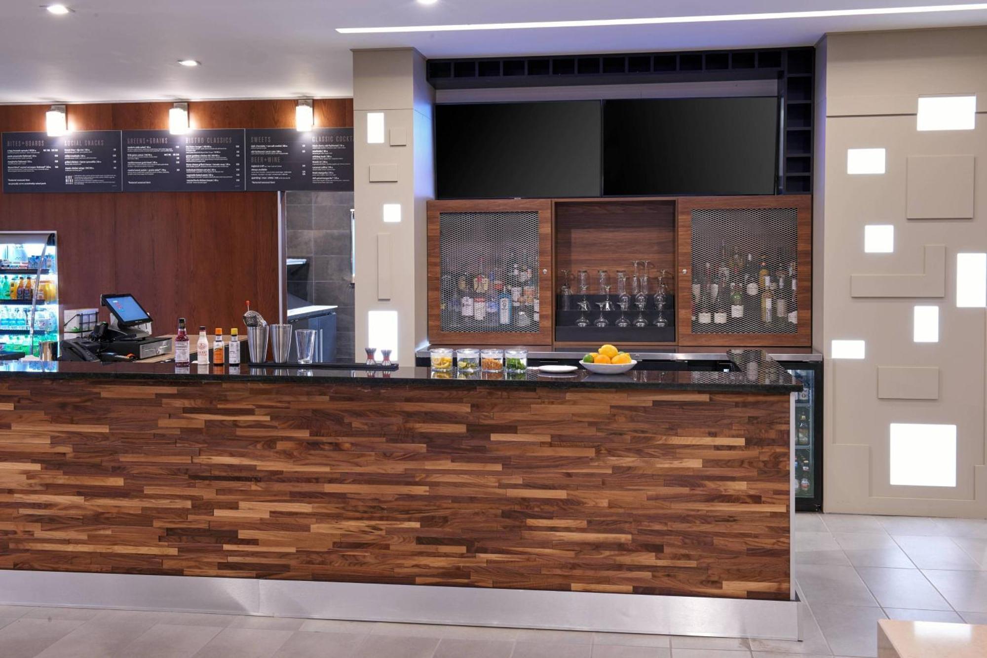 Courtyard By Marriott Jackson Hotel Bagian luar foto